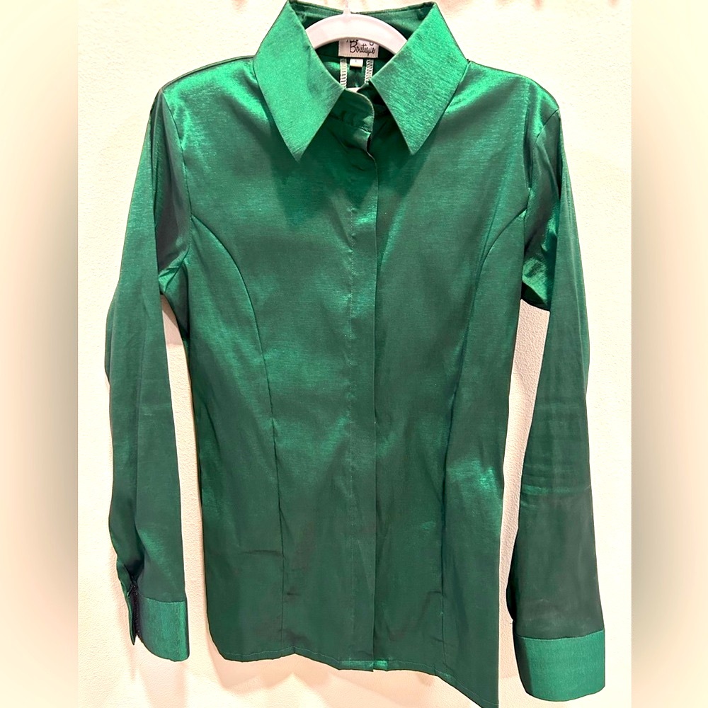 Women’s Large Bling Boutique Western Show Shirt
Dark Green